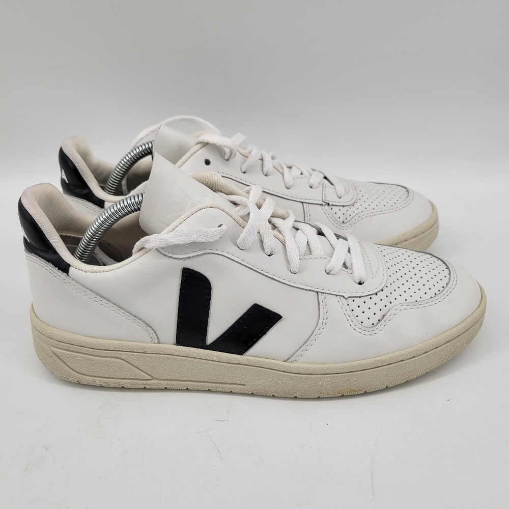 Veja Men's White and Black Sneakers Size 9
